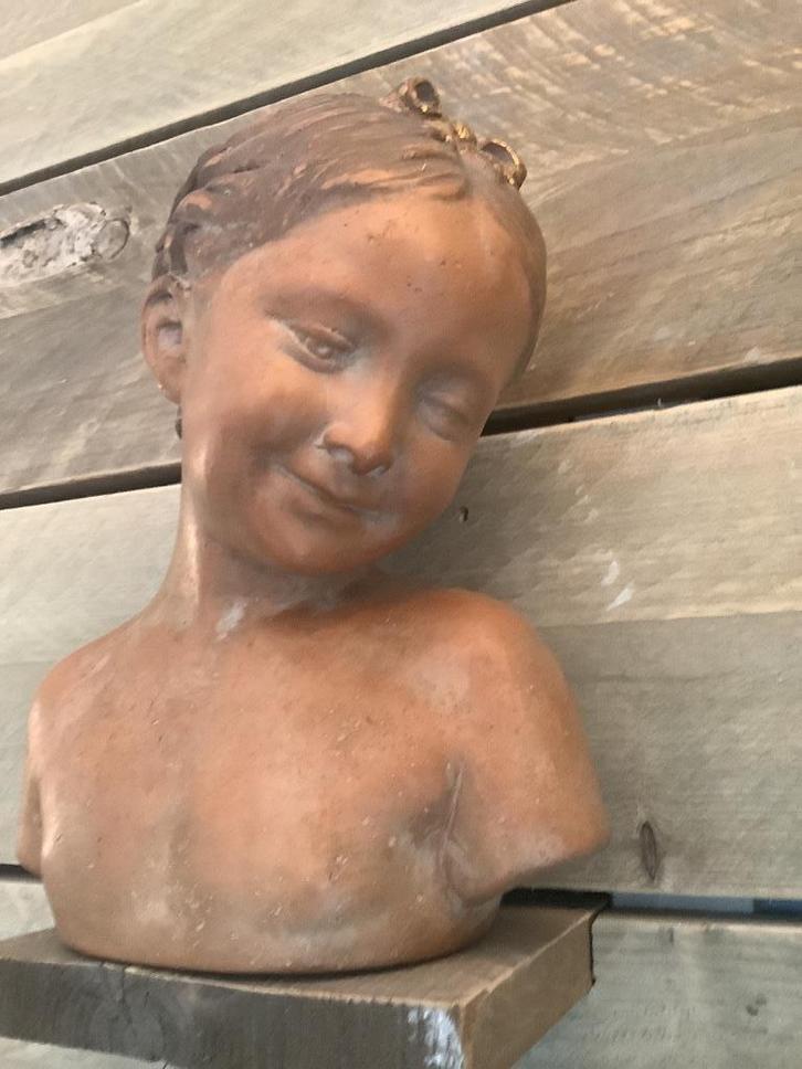 Verlegen meisje ! Wondermooi !, Antiek en Kunst, Kunst | Beelden en Houtsnijwerken, Ophalen