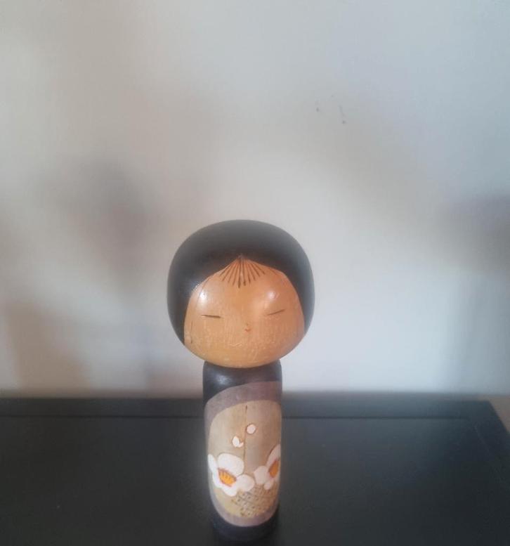 Mooie Kokeshi van Yuji Kawase (1938-), Antiek en Kunst, Kunst | Beelden en Houtsnijwerken, Verzenden