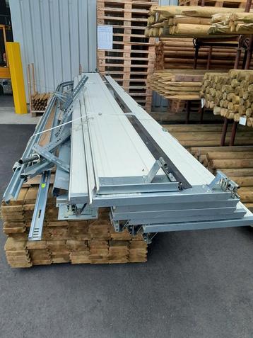 Sectionale poort/industriële poort  beschikbaar voor biedingen