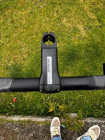 Specialized stuur en stem beschikbaar voor biedingen