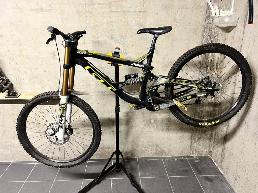 Gt fury world cup 2015 maat medium, Enlèvement, Utilisé, Hommes, Autres marques