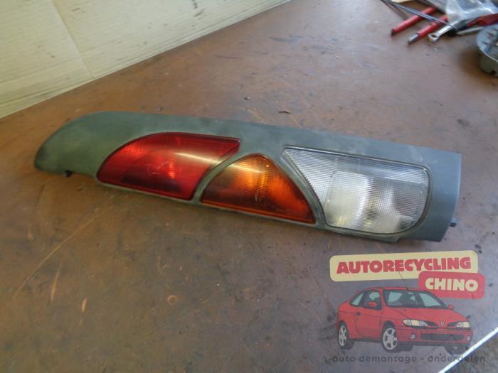 Achterlicht rechts van een Renault Kangoo, Auto-onderdelen, Verlichting, Gebruikt, 3 maanden garantie, Ophalen of Verzenden