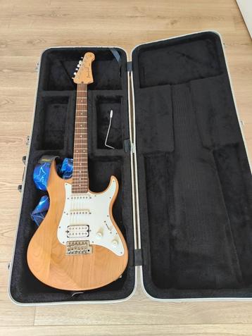 Yamaha Pacifica 112J YNS + CASE beschikbaar voor biedingen