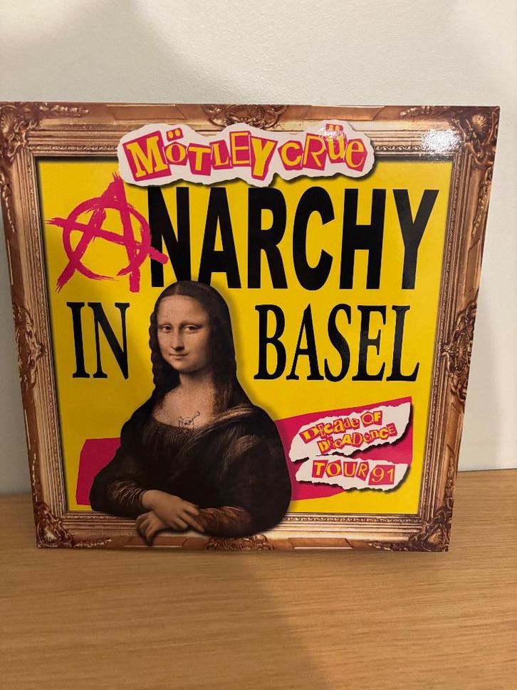 LP - Mötley Crüe - Anarchy in Basel, Cd's en Dvd's, Vinyl | Hardrock en Metal, Zo goed als nieuw, Ophalen of Verzenden