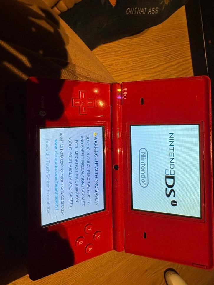 Nitendo dsi, Games en Spelcomputers, Spelcomputers | Nintendo DS, Zo goed als nieuw, Dsi, Rood, Ophalen
