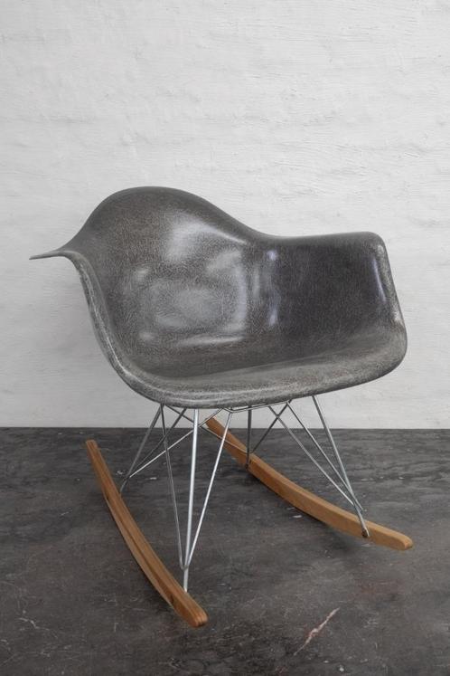 Fibreglass Eames rocking chair Herman Miller, 1968, Maison & Meubles, Canapés | Sofas & Chaises Longues, Enlèvement