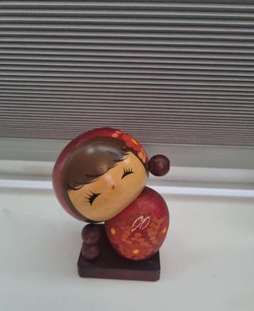 Leuke Satono-Ko kokeshi van Chie Tamura beschikbaar voor biedingen