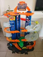 Hot Wheels Ultimate garage en twee auto's Hotwheels racebaan, Ophalen, Racebaan, Zo goed als nieuw, Hot Wheels