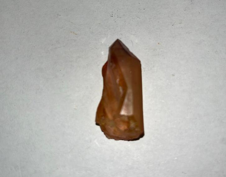 Oranje Kwarts punt - 7,13gram - 32mm x 15mm, Handtassen en Accessoires, Edelstenen, Nieuw, Ophalen of Verzenden