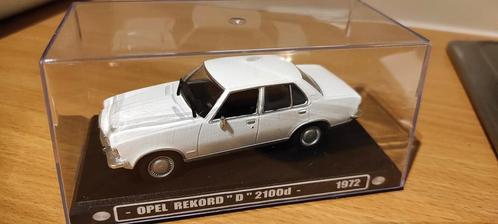 Opel Rekord D 2100d sedan 1972 wit 1:43 in vitrinedoosje, Hobby en Vrije tijd, Modelauto's | 1:43, Nieuw, Ophalen of Verzenden