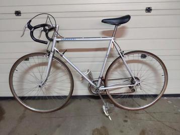 Vélo course Peugeot 1982 beschikbaar voor biedingen