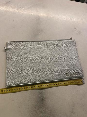 Bianca tasje/ clutch zilver 35x20cm Nieuw beschikbaar voor biedingen