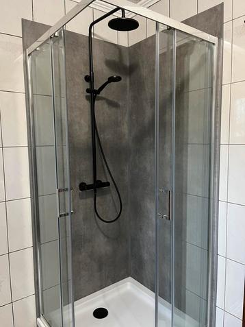 in prijs verlaagd: douche deuren, douchebak en doucheset beschikbaar voor biedingen