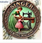 Vintage metalen bord rond Singer Naaimachines (20cm), Huis en Inrichting, Verzenden, Nieuw
