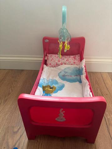 Baby born bed met geluid beschikbaar voor biedingen