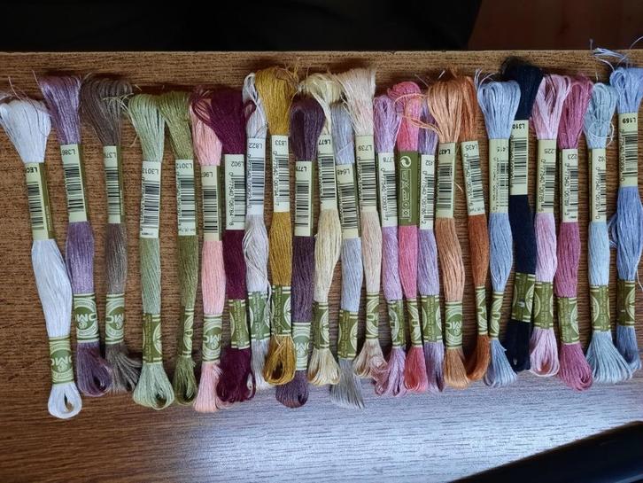 DMC garen Linnen - DMC L - De 24 kleuren, Hobby en Vrije tijd, Borduren en Borduurmachines, Nieuw, Borduurgaren of Zijde, Handborduren