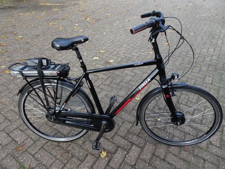 in nieuw staat matt zwarte stella  met goede zware accu, Fietsen en Brommers, Elektrische fietsen, Zo goed als nieuw, 55 tot 59 cm
