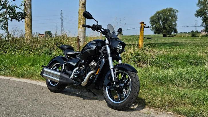 Hyosung GV125R Zwart EFI 125cc, Motoren, Motoren | Hyosung, Particulier, Chopper, 11 kW of minder, 1 cilinder, ABS, LED Verlichting