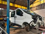 Renault trafic 2010 2.0dci toutes pieces, Auto's, Renault, Wit, Bedrijf, 5 deurs