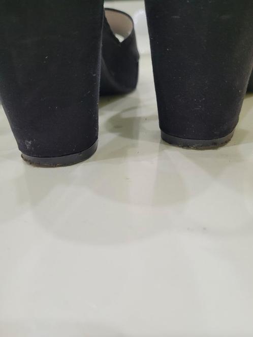 Belle chaussure dame servie 4 fois mis en boite depuit 2ans, Kleding | Dames, Schoenen, Zo goed als nieuw, Rood, Ophalen of Verzenden