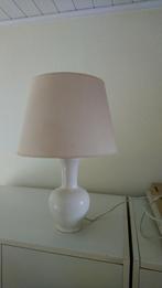 witte tafellamp in keramiek in goede staat, Maison & Meubles, Lampes | Lampes de table, Utilisé, Enlèvement ou Envoi