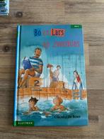Boek - Bo en Lars op zwemles, Fictie algemeen, Ophalen of Verzenden, Connie de Boer, Zo goed als nieuw