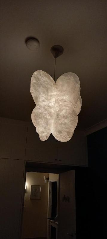 Suspension IKEA enfant en forme de papillon