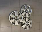 3 Wieldeksels 16"  Nissan, Auto-onderdelen, Banden en Velgen, Ophalen, Gebruikt, 16 inch, Velg(en)