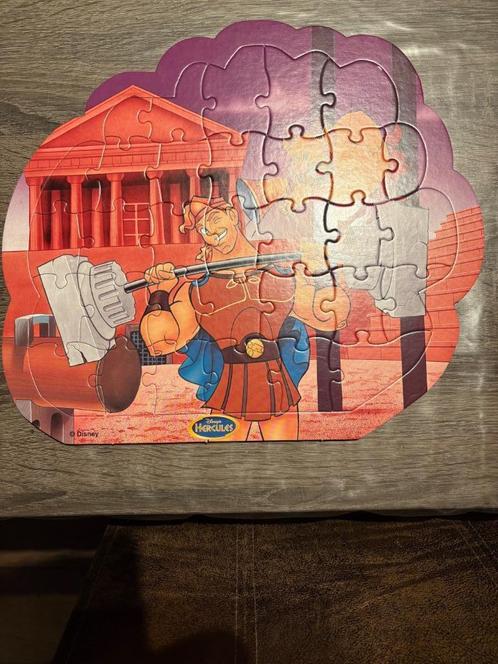2 Kinderpuzzels Disney, Kinderen en Baby's, Speelgoed | Kinderpuzzels, Zo goed als nieuw, 2 tot 4 jaar, 10 tot 50 stukjes, Ophalen of Verzenden