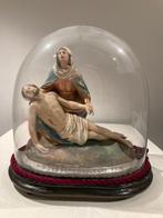 Oud beeld Pièta Maria en Jezus onder stolp, Antiek en Kunst, Ophalen
