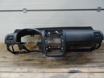 Dashboard + Passagiersairbag Volkswagen Golf V ('03-'08) beschikbaar voor biedingen
