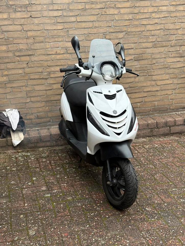 Piaggio zip 70cc 2t, Fietsen en Brommers, Scooters | Piaggio, Zo goed als nieuw, Zip, Ophalen