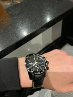 Très belle montre sportive, Handtassen en Accessoires, Horloges | Heren, Leer, Ophalen of Verzenden, Zo goed als nieuw, Overige materialen