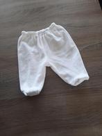 Wit broekje met voetjes - 3 maand, Kinderen en Baby's, Babykleding | Maat 62, Ophalen of Verzenden, Jongetje of Meisje, Zo goed als nieuw