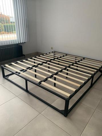 Alluminium Bedframe met Matras King Size beschikbaar voor biedingen