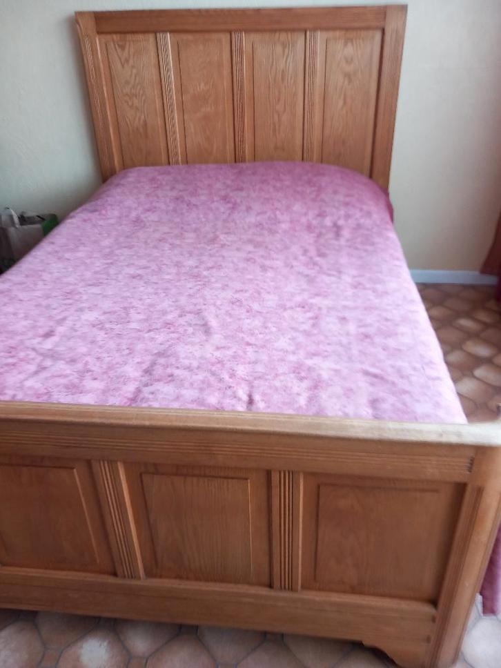 LIT DOUBLE, Maison & Meubles, Chambre à coucher | Lits, Utilisé, Deux personnes, 140 cm, 200 cm, Bois, Brun, Enlèvement