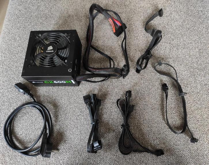 Voeding modulair Corsair CX600M, Computers en Software, Interne voedingen, Gebruikt, Ophalen of Verzenden