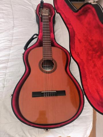 Guitare Valeriano Bernal 1974 disponible aux enchères