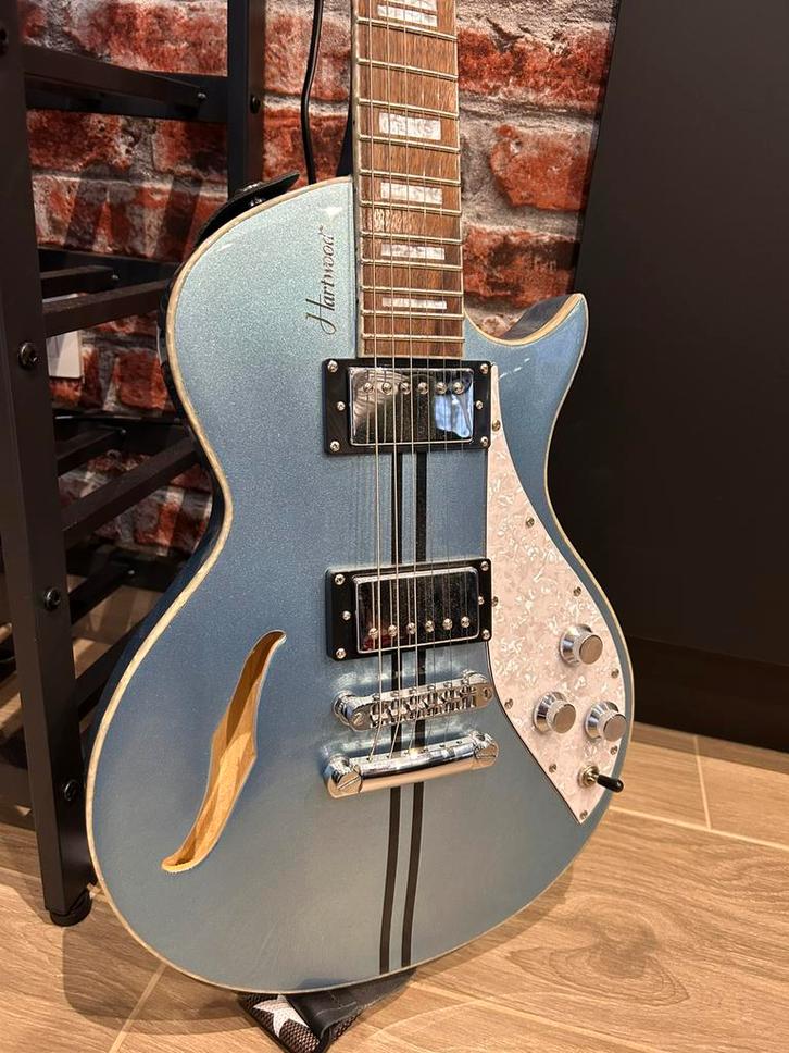 Guitare électrique Hartwood Speedway Blue Suede, Musique & Instruments, Instruments à corde | Guitares | Électriques, Comme neuf