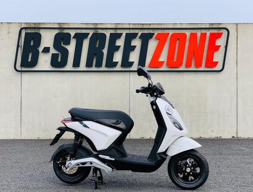 OPENDEURWEEK! Kom en test de ELECTRIC! Piaggio 1, Fietsen en Brommers, Scooters | Piaggio, Zo goed als nieuw, Klasse B (45 km/u)