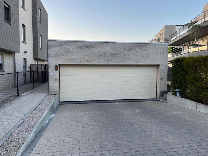 Ruime dubbele garagebox Aartselaar, Immo, Garages en Parkeerplaatsen