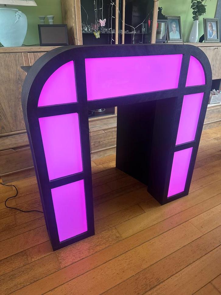 Cabine de DJ XXL Eyecather de taille moyenne et très haute, Musique & Instruments, Lumières & Lasers, Neuf, Enlèvement