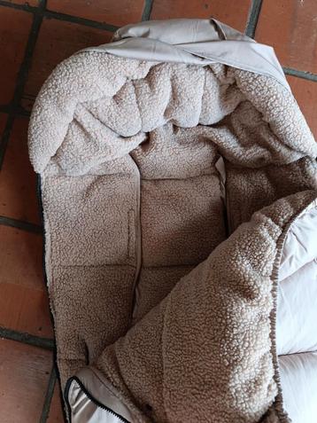 Lekker warme voetenzak van het merk Jollein beschikbaar voor biedingen