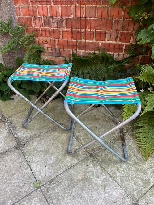 Paar vintage plooibare kampeerstoeltjes - gestreept, Caravans en Kamperen, Kampeermeubelen, Gebruikt, Campingstoel, Ophalen of Verzenden