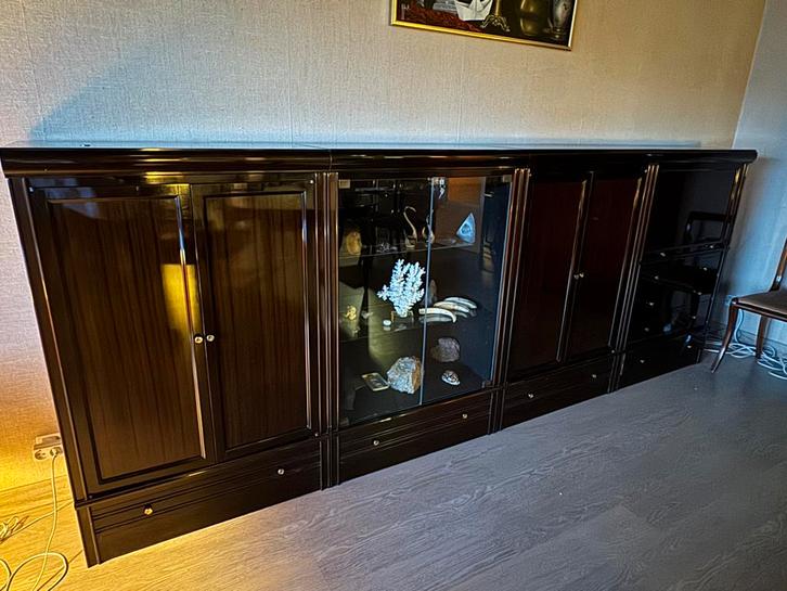 Grand meuble mural laqué – vitrine centrale – style luxe, Maison & Meubles, Armoires | Dressoirs, Comme neuf, Enlèvement