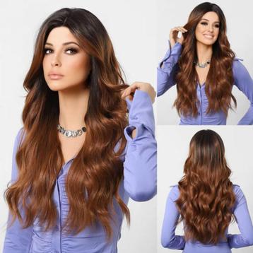 Luxe pruik lang krullend haar in bruinmix zonder pony model  beschikbaar voor biedingen