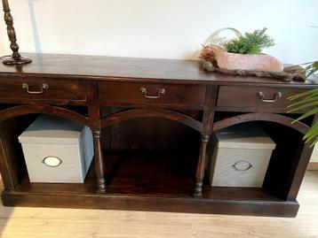 dressoir beschikbaar voor biedingen