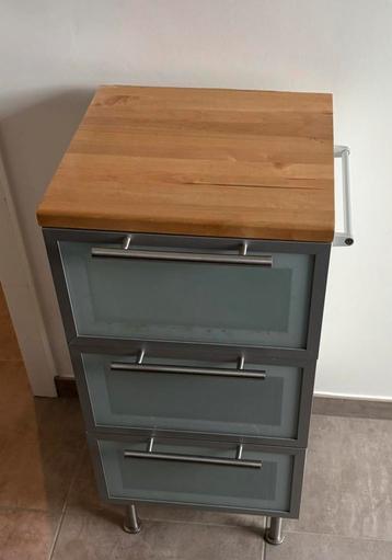 Opberg ladekast beschikbaar voor biedingen