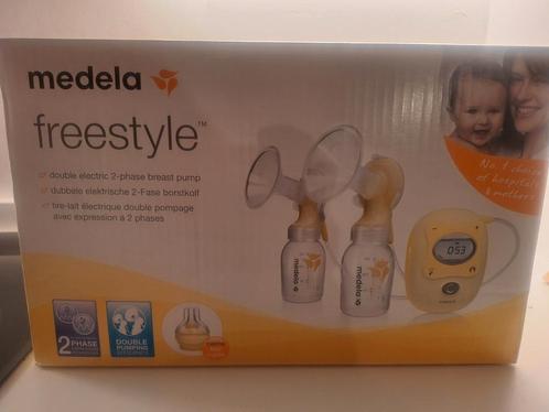 Medela Freestyle dubbele elektrische kolf, Kinderen en Baby's, Babyvoeding en Toebehoren, Zo goed als nieuw, Ophalen