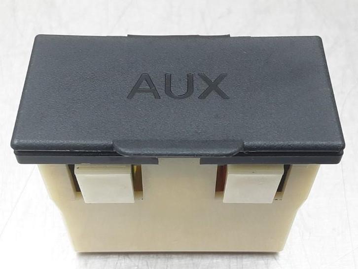 DIVERSEN AUX/USB aansluiting Lancer Sports Sedan (CY / CZ), Auto-onderdelen, Overige Auto-onderdelen, Mitsubishi, Gebruikt